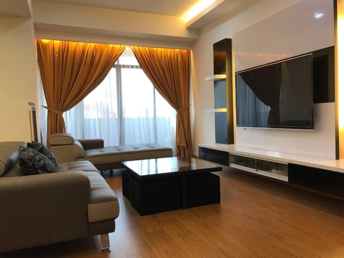 Alza Mahkota Hotel Melaka Экстерьер фото